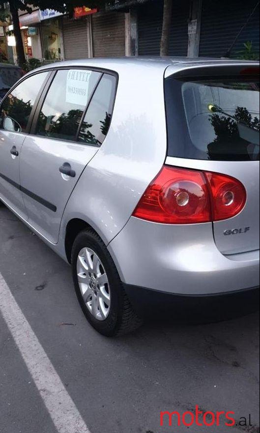 2005' Volkswagen Golf photo #1