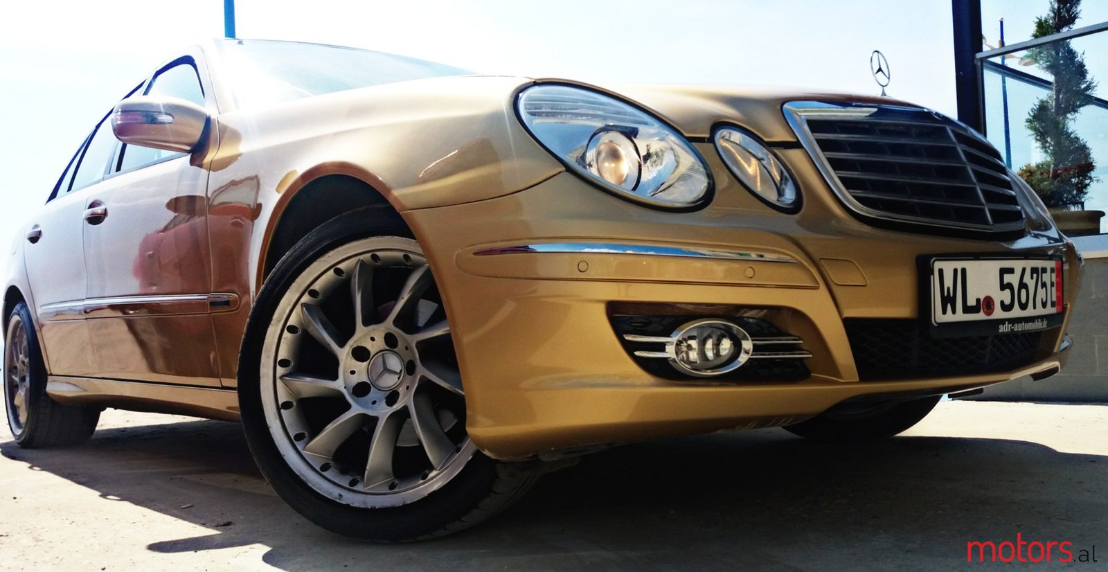 2009' Mercedes-Benz 200E photo #1