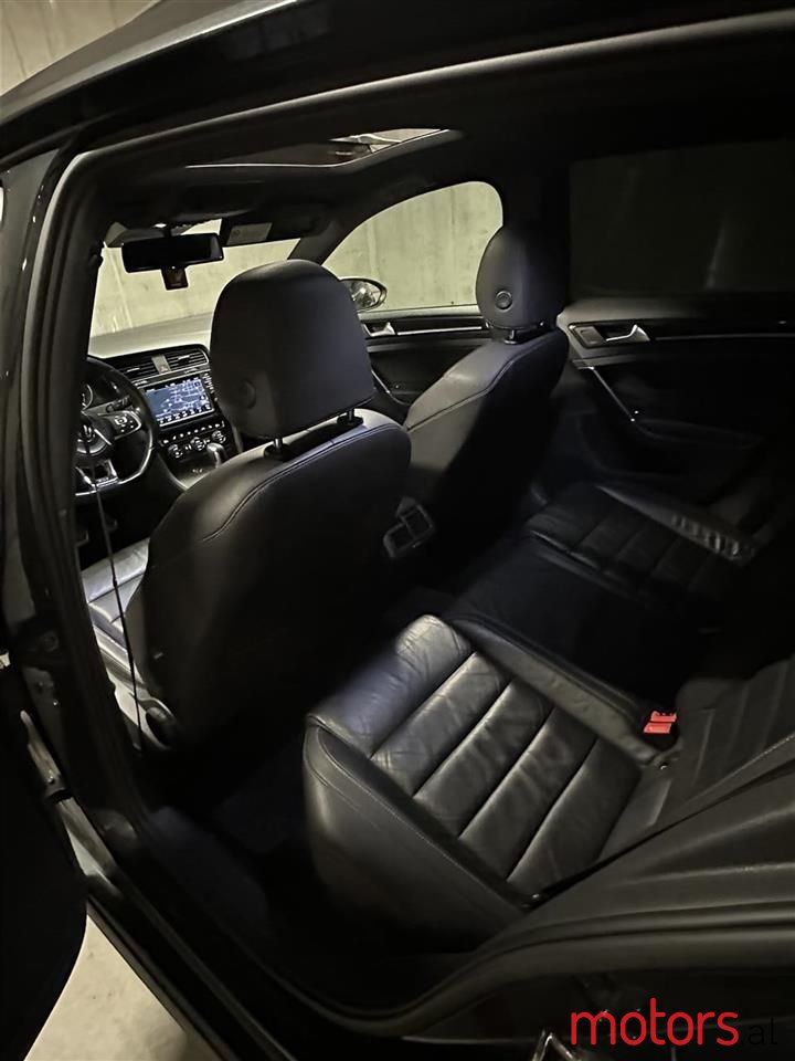 2014' Volkswagen Golf photo #5