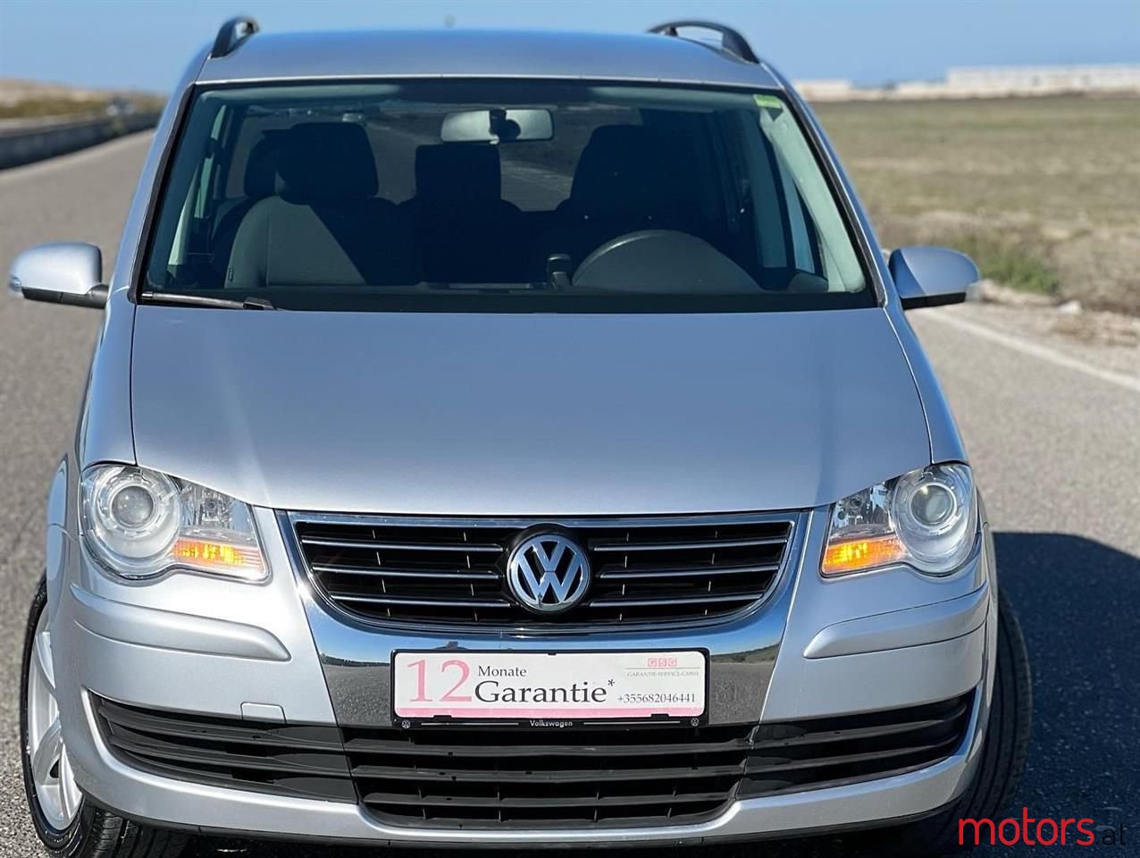 2008' Volkswagen Touran photo #5