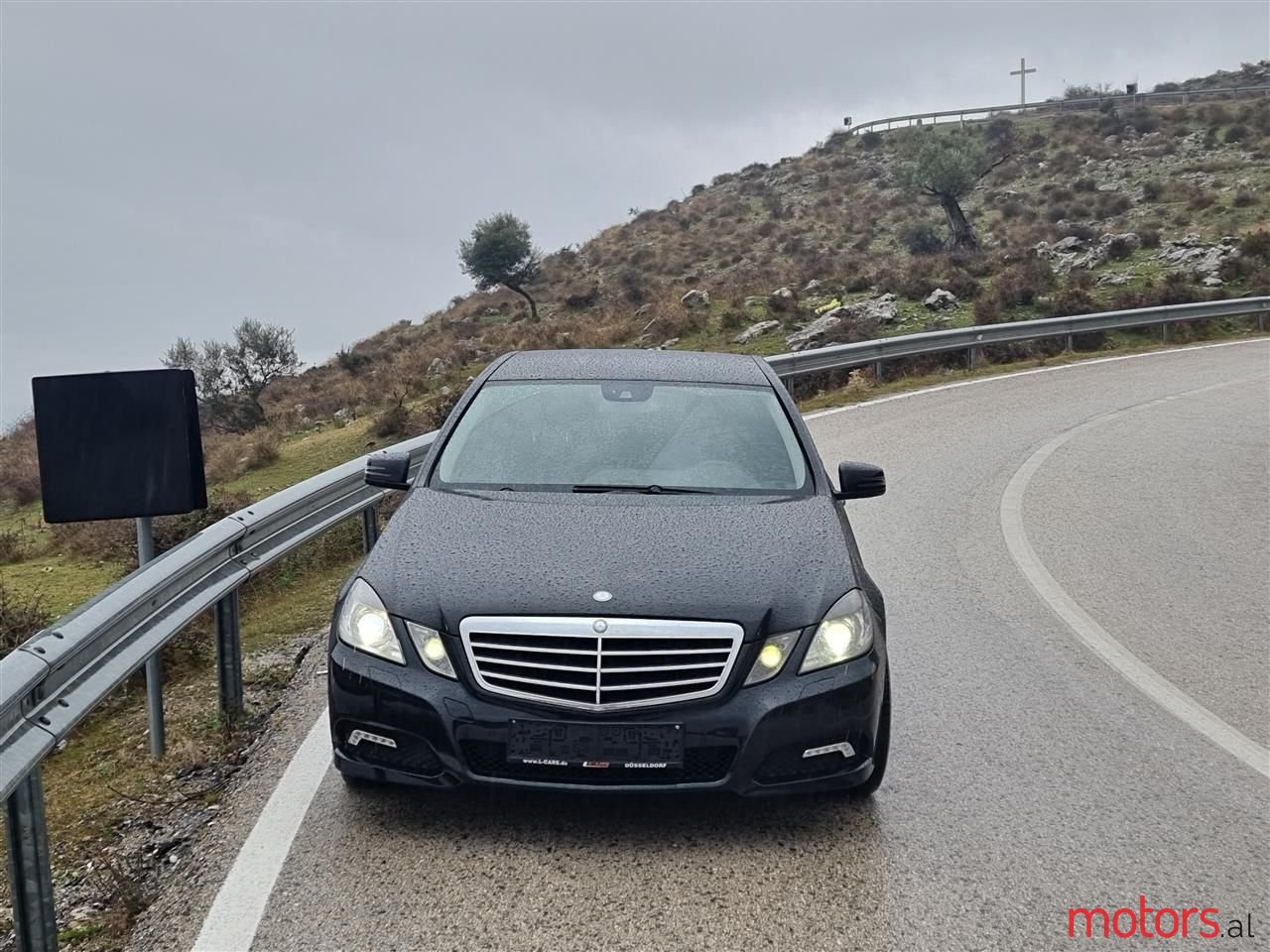 2009' Mercedes-Benz E 220 photo #2