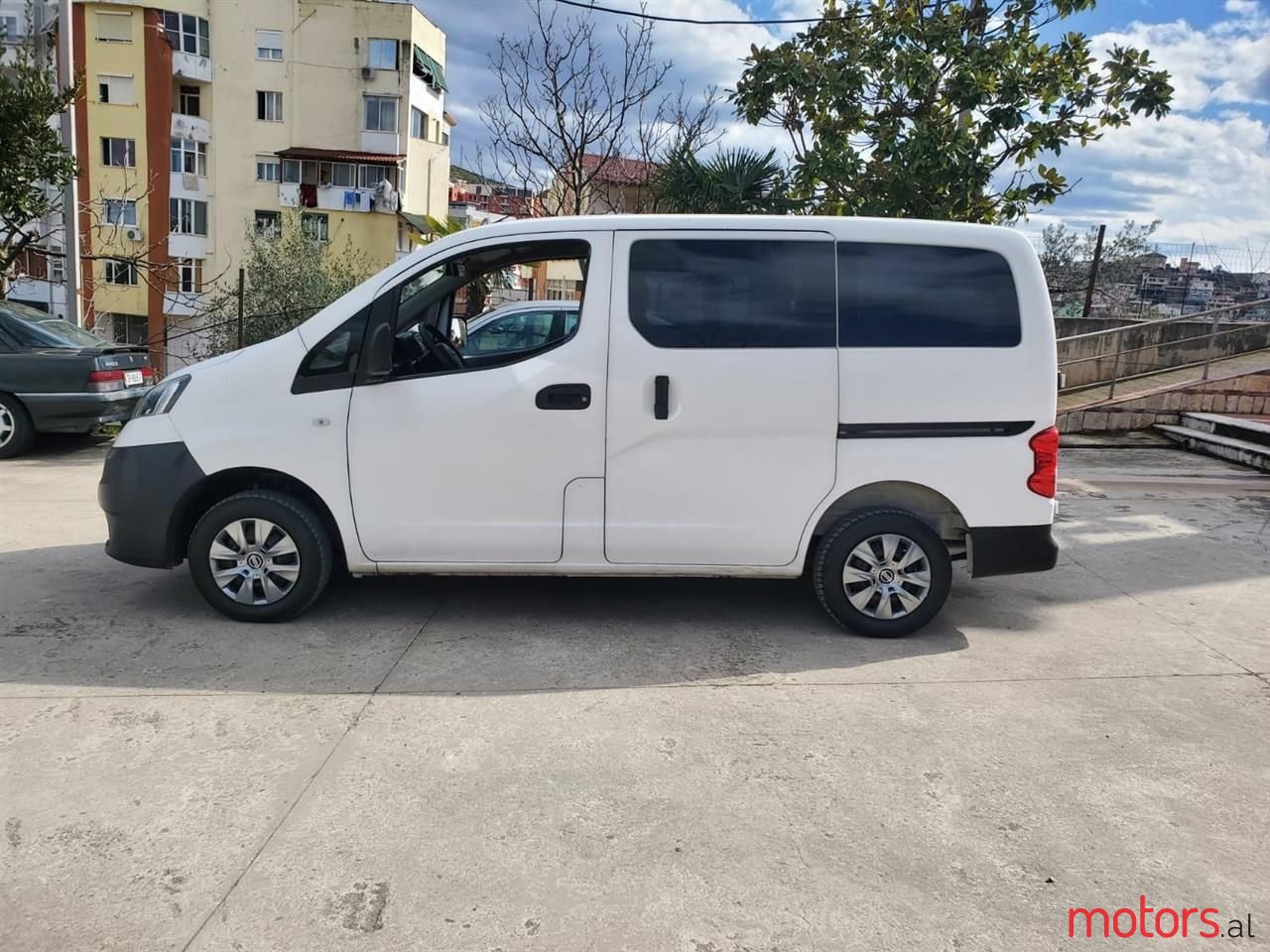 2012' Nissan NV200 photo #2