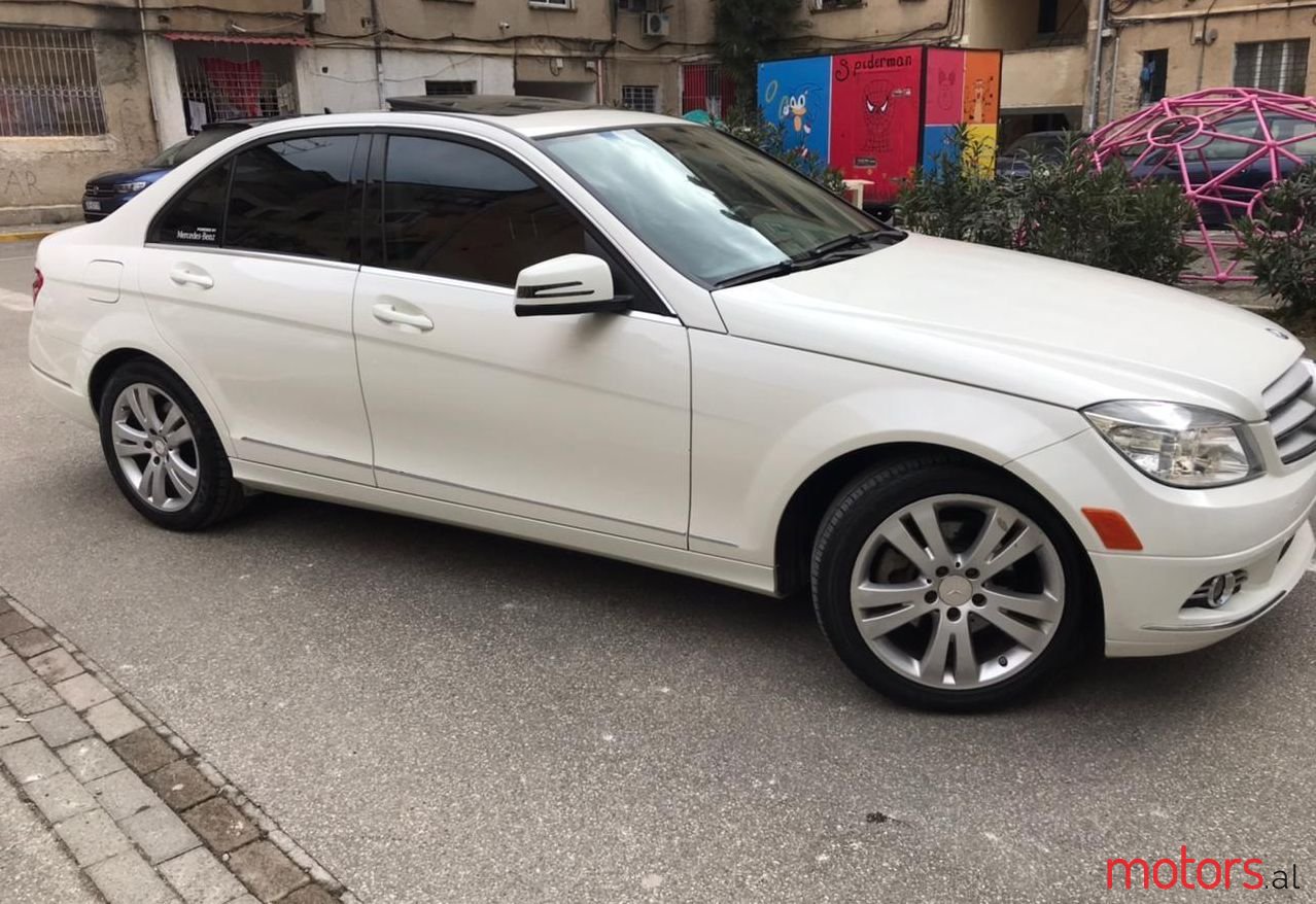 2010' Mercedes-Benz C 300 photo #1