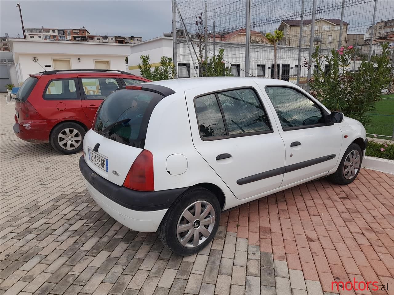 2001' Renault Clio photo #2