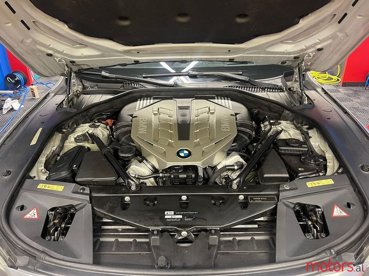 2009' BMW 750 Super mjet photo #1