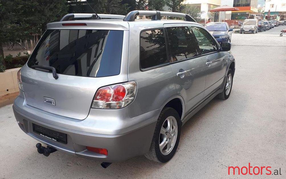 2003' Mitsubishi Outlander photo #2