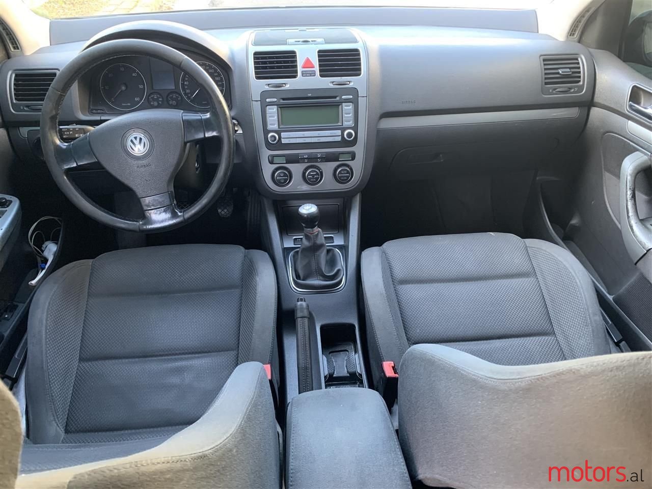 2004' Volkswagen Golf photo #3