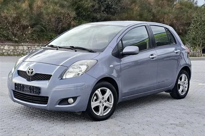 2011' Toyota Yaris
