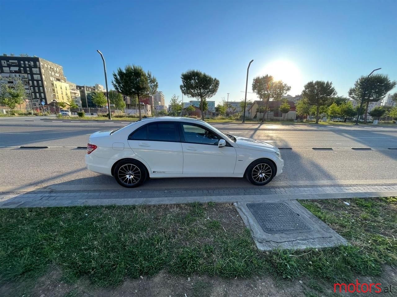 2010' Mercedes-Benz 220 photo #6