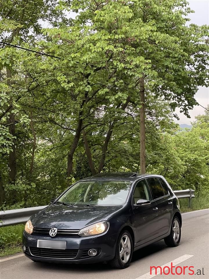 2010' Volkswagen Golf photo #2