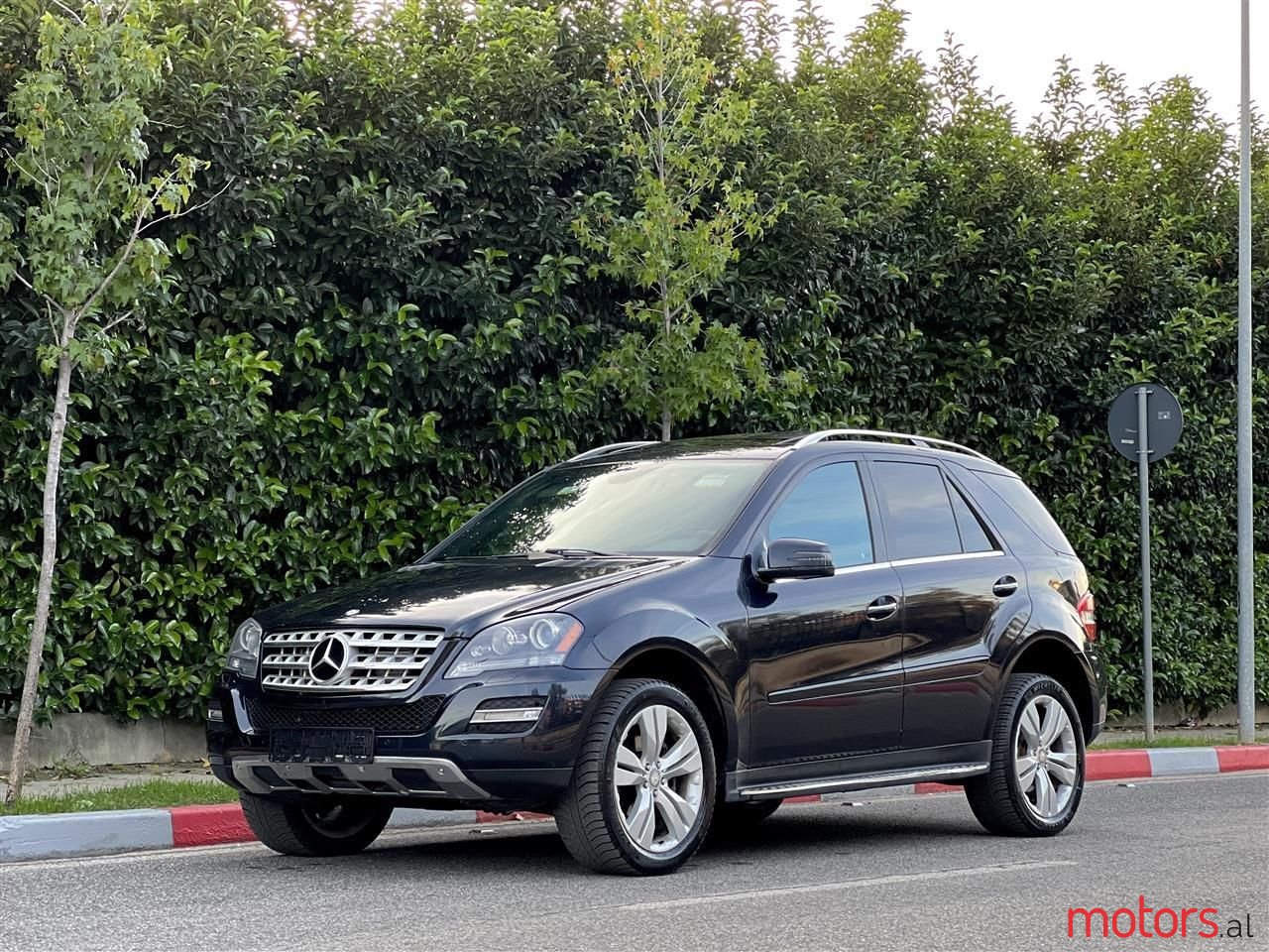 2011' Mercedes-Benz ML 350 photo #4