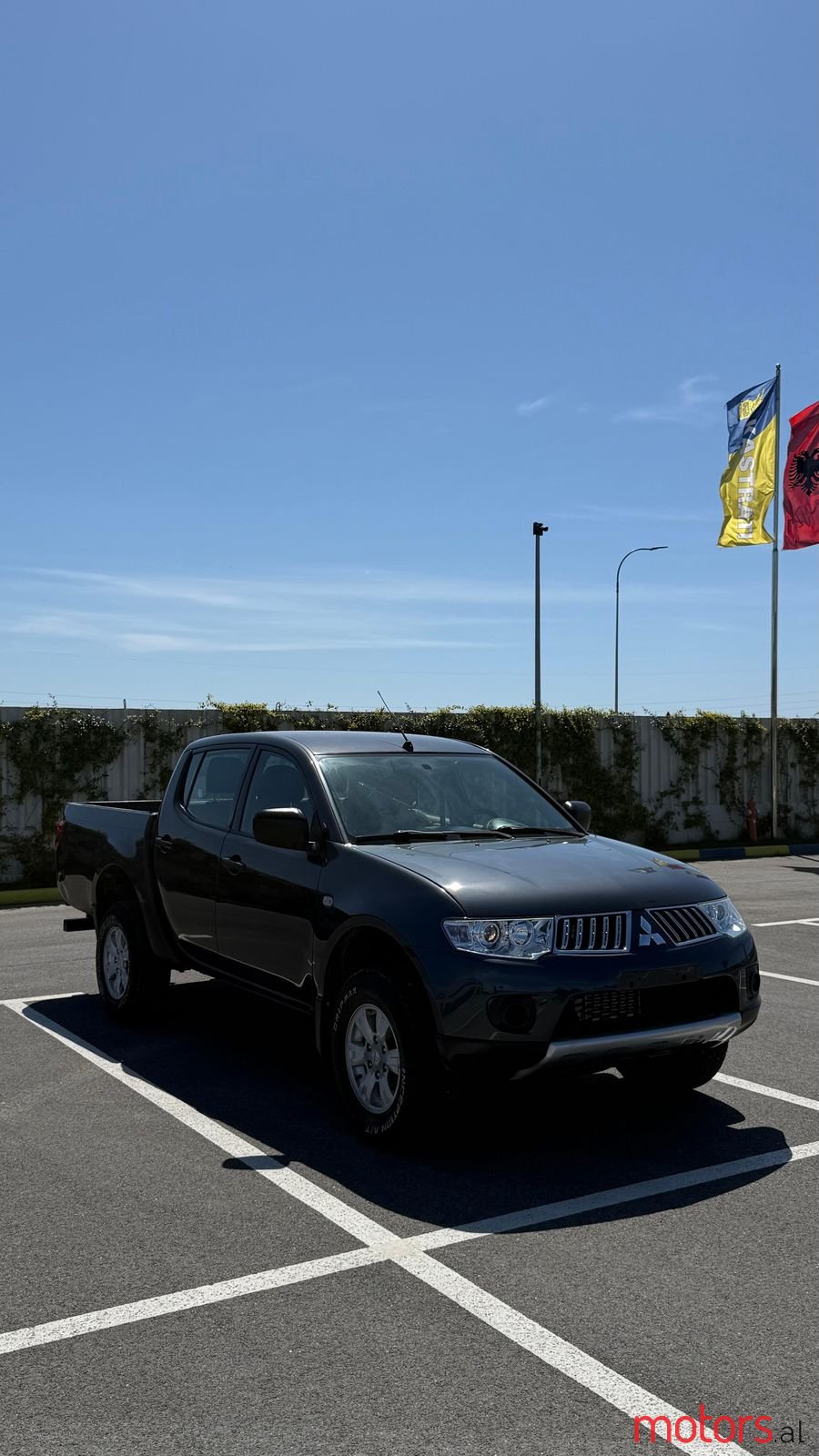 2013' Mitsubishi L200 photo #2