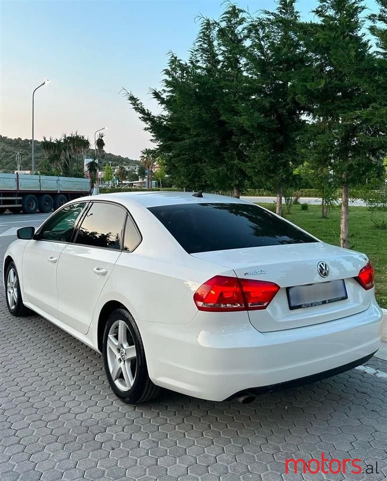 2015' Volkswagen Passat photo #3