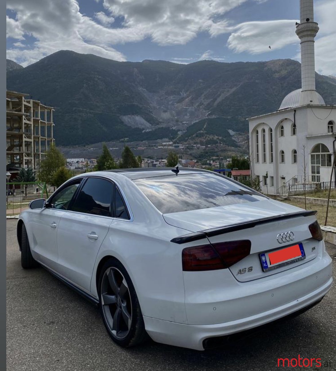 2012' Audi A8 photo #3