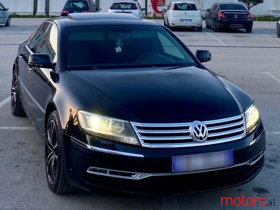 2013' Volkswagen Phaeton photo #5