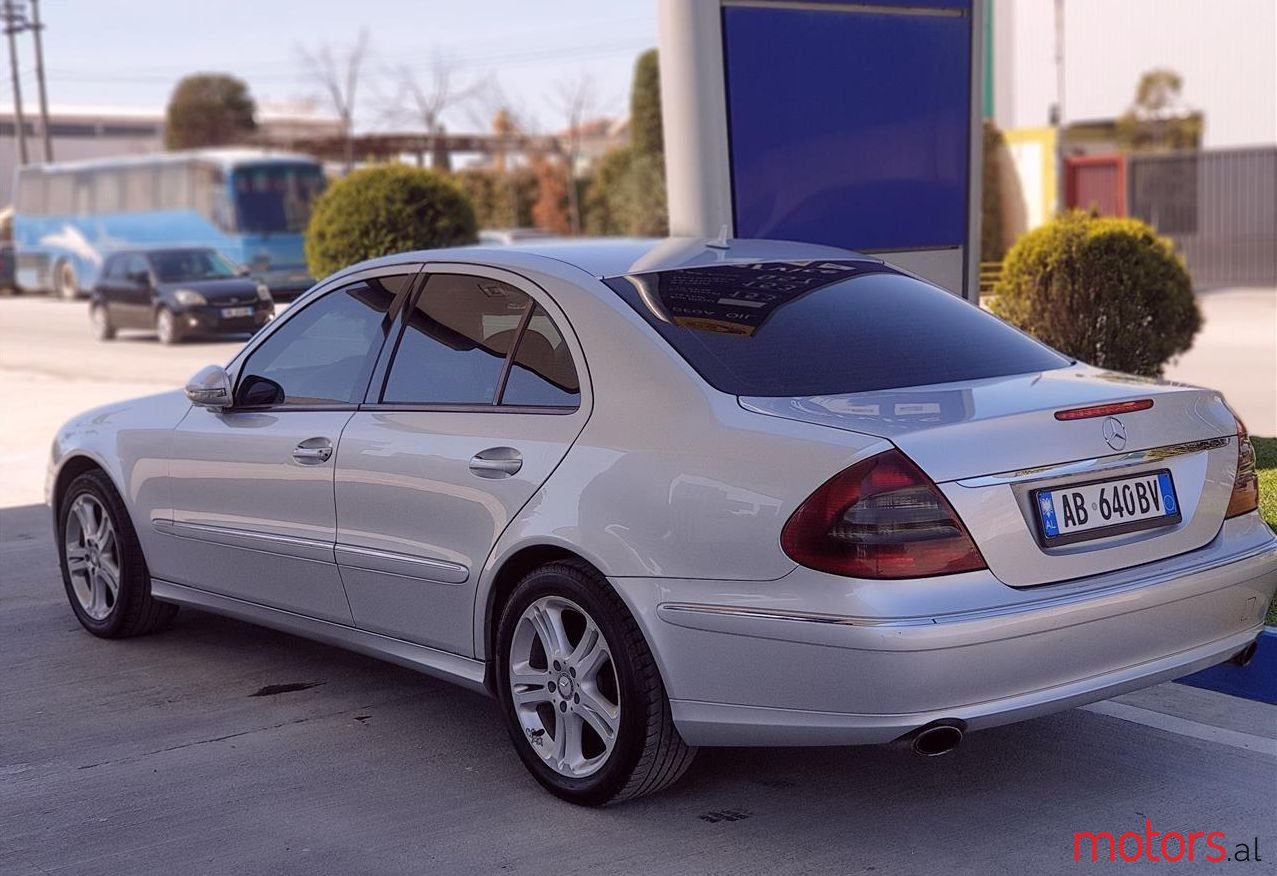 2007' Mercedes-Benz E 220 photo #1