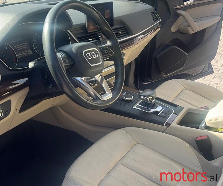 2019' Audi Q5 photo #3