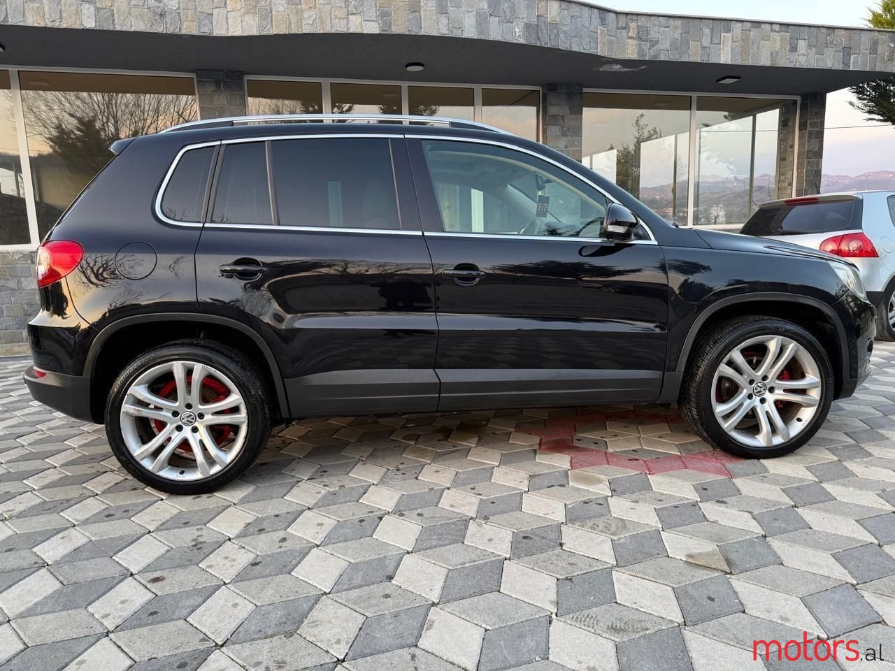 2008' Volkswagen Tiguan photo #3