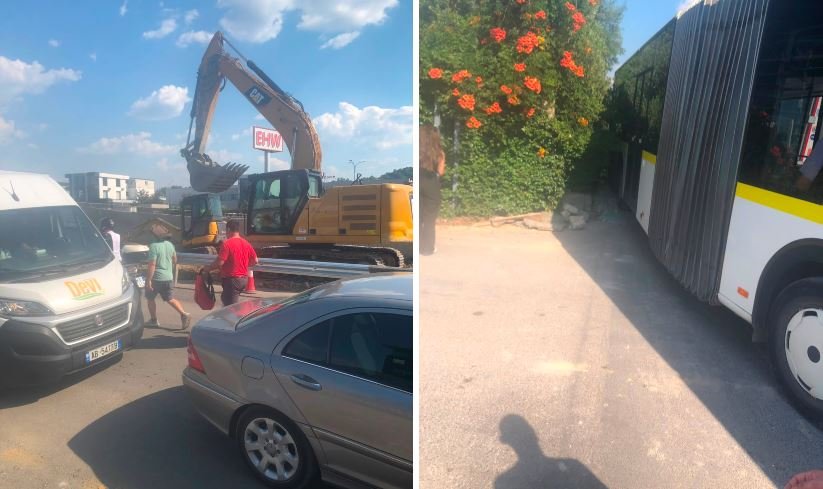 Denoncimi, kaos dhe rrezik te rruga dytësore në autostradën Tiranë-Durrës, këmbësorët detyrohen të ecin mes makinave! Autobusi i Vorës bllokohet mes shkurreve