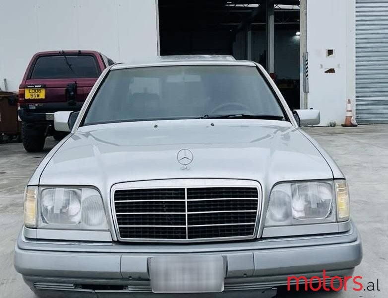 1995' Mercedes-Benz 320 photo #1