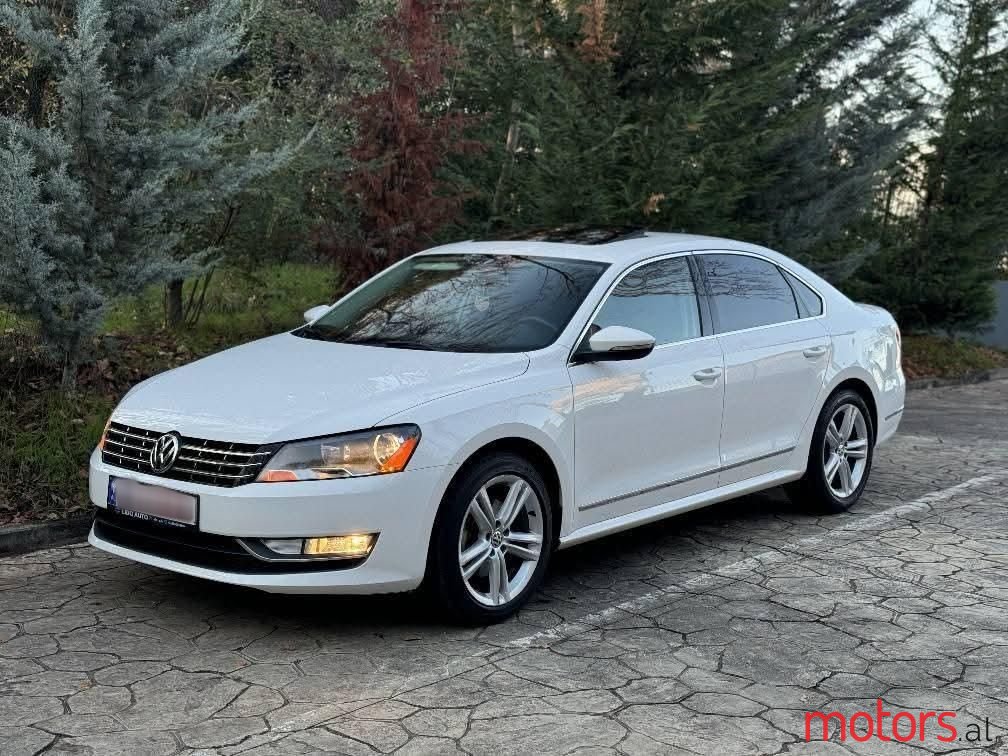 2012' Volkswagen Passat photo #1