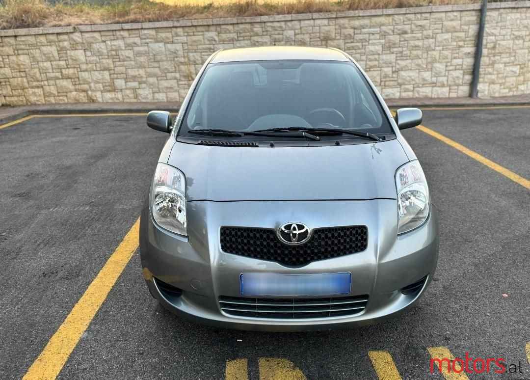 2007' Toyota Yaris photo #2