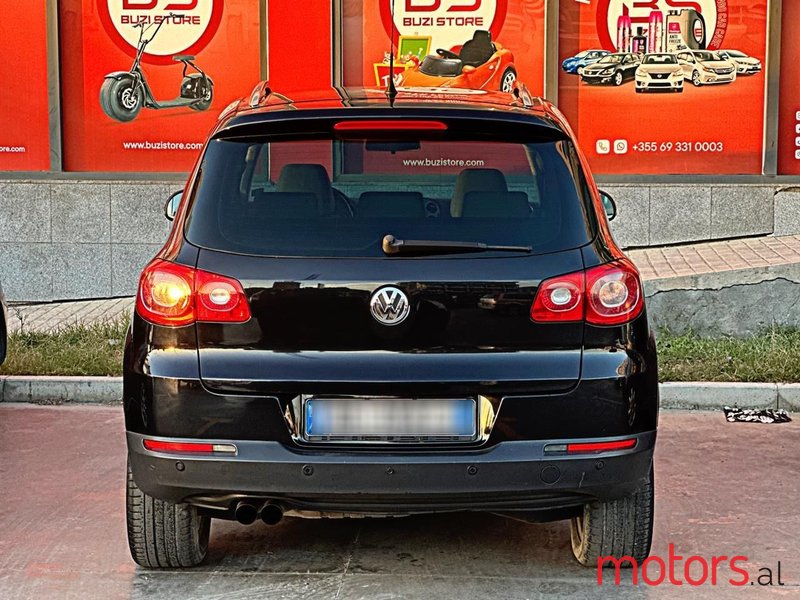 2009' Volkswagen Tiguan photo #4
