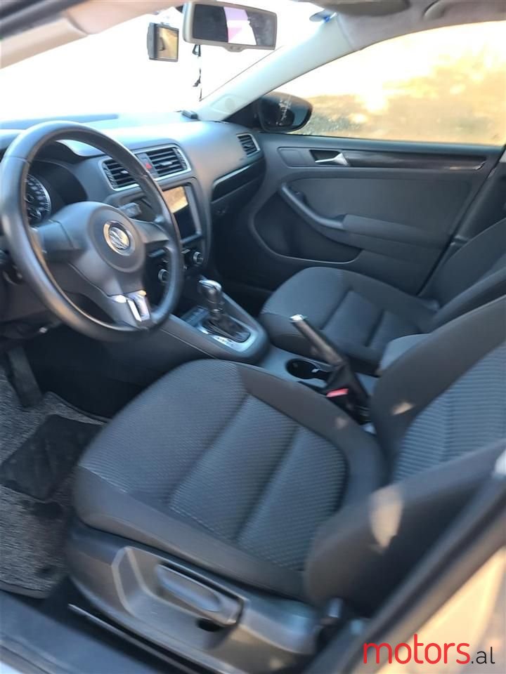 2014' Volkswagen Jetta photo #6