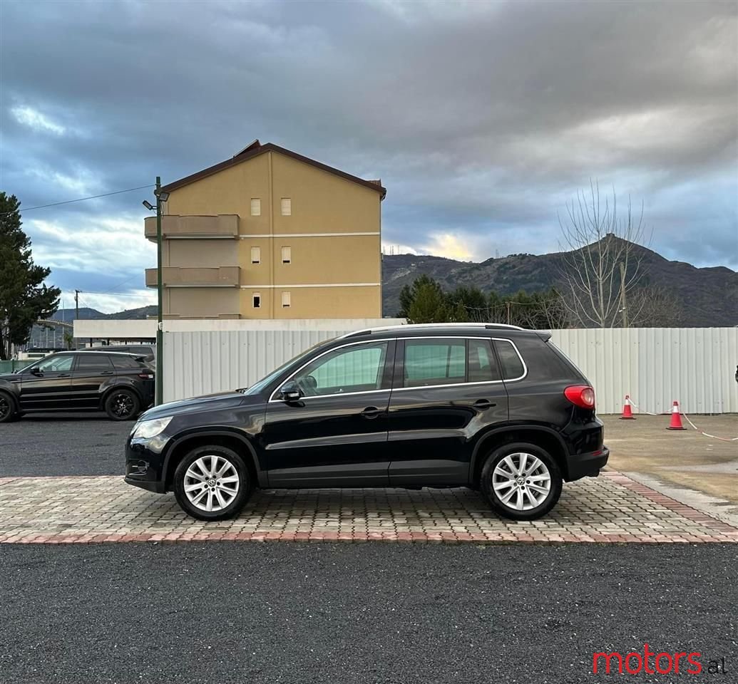 2009' Volkswagen Tiguan photo #2