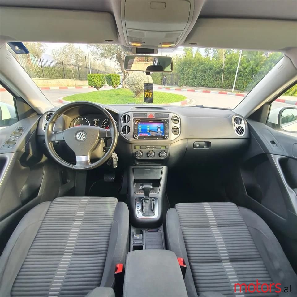 2009' Volkswagen Tiguan photo #4
