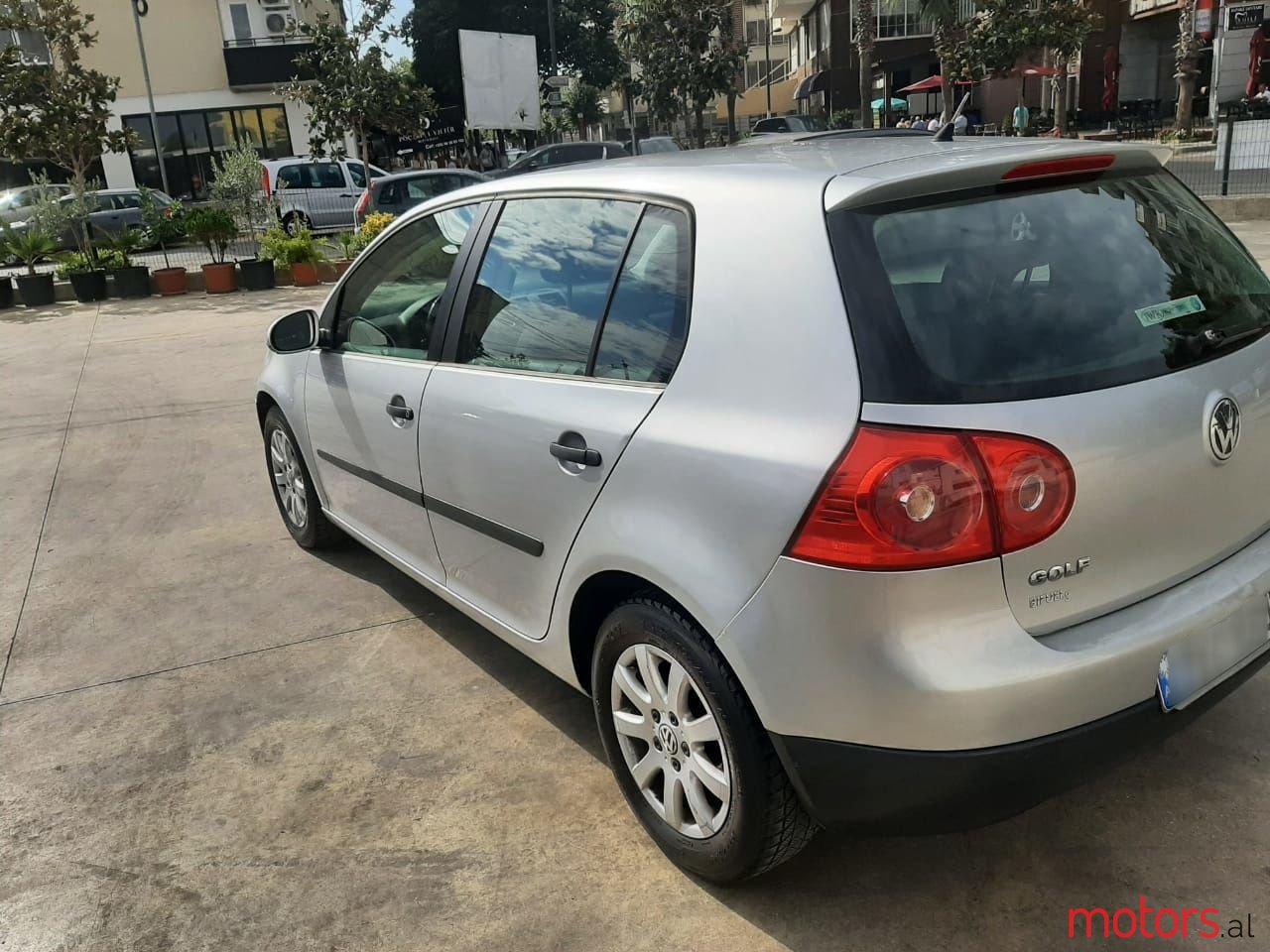 2008' Volkswagen Golf photo #5