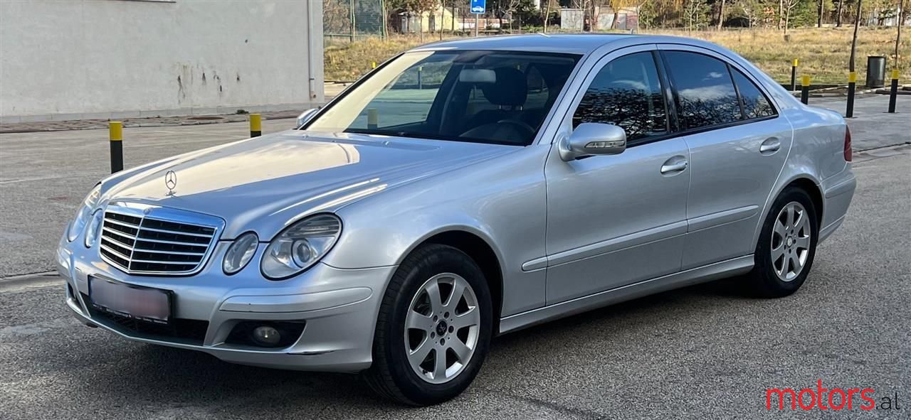 2008' Mercedes-Benz E 200 photo #4