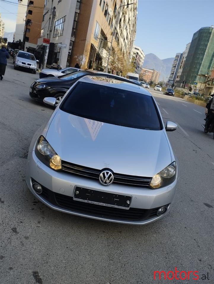 2011' Volkswagen Golf photo #6