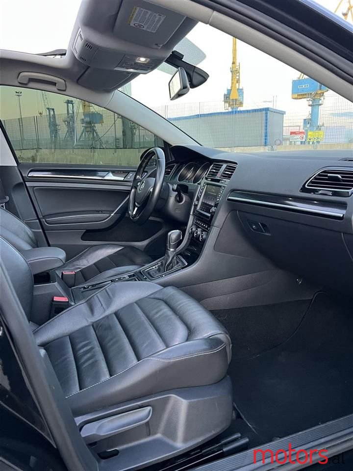 2013' Volkswagen Golf photo #5