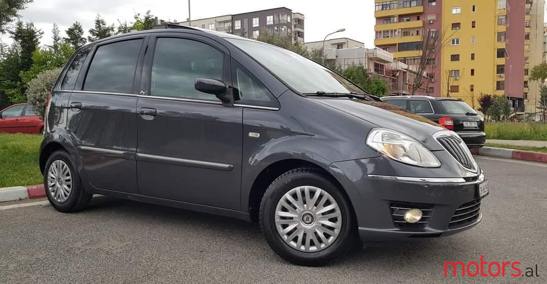 2008' Lancia Musa photo #3
