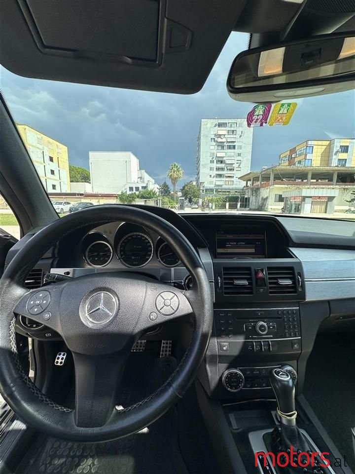 2010' Mercedes-Benz GLK 320 photo #2