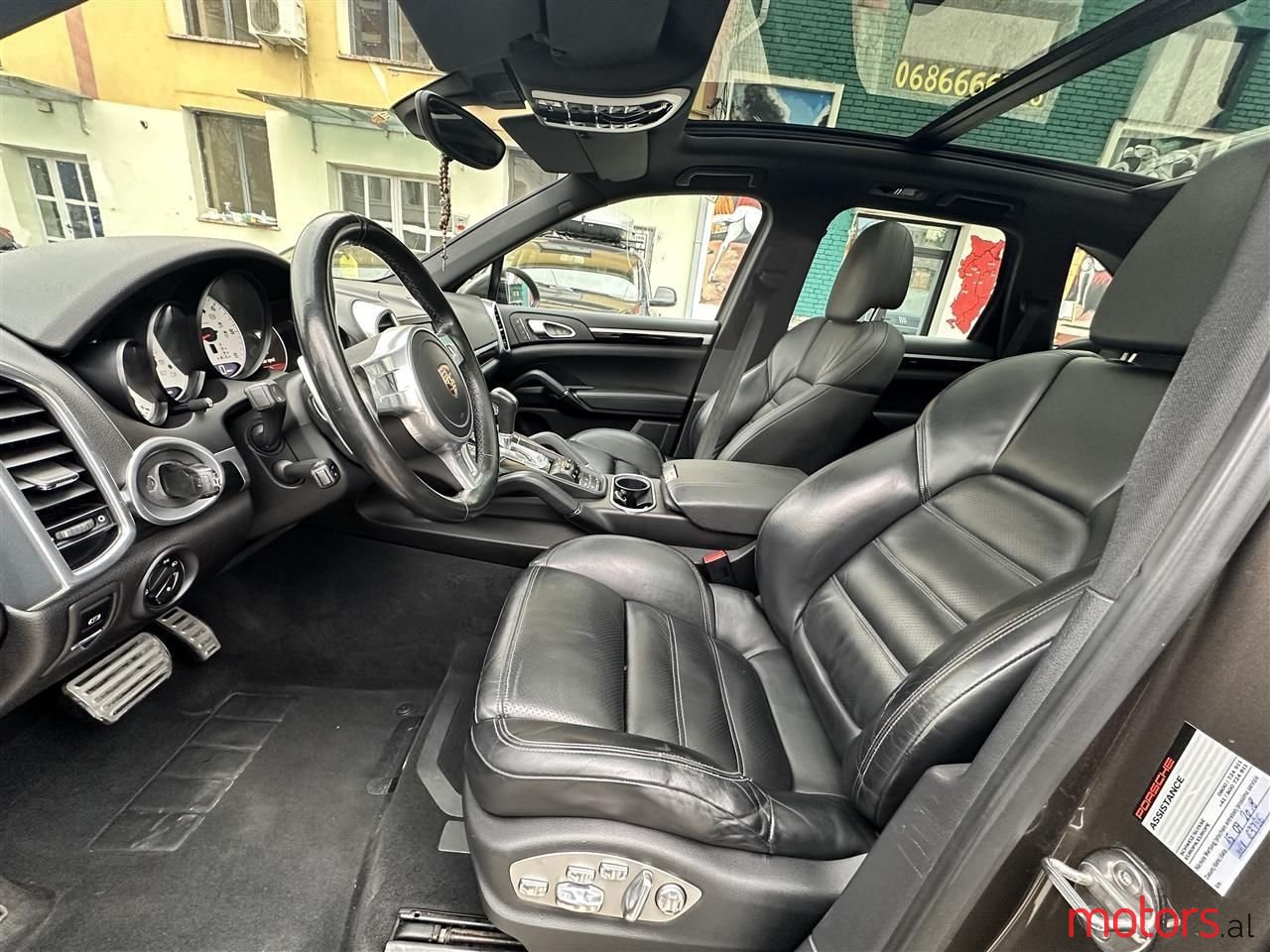 2014' Porsche Cayenne photo #2