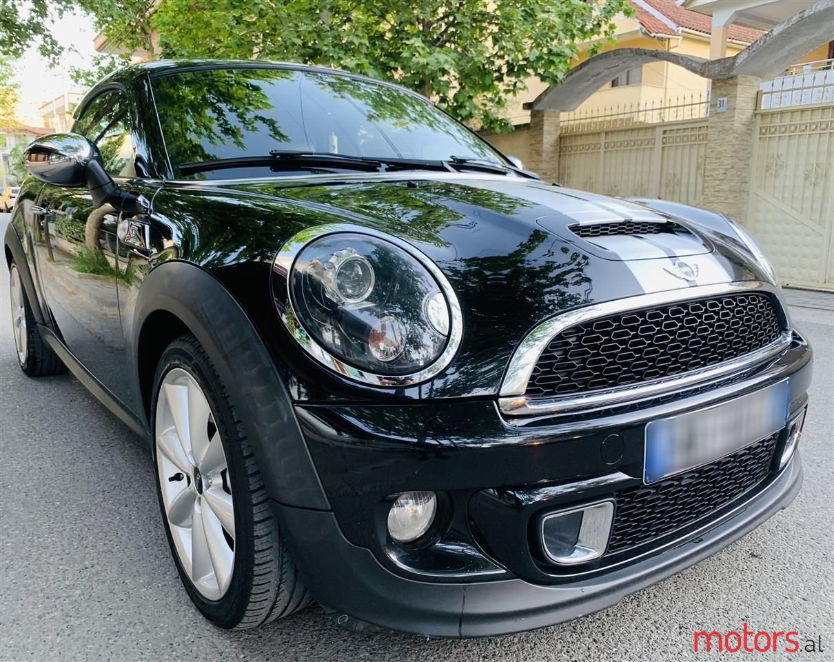 2015' MINI Cooper Sd photo #2