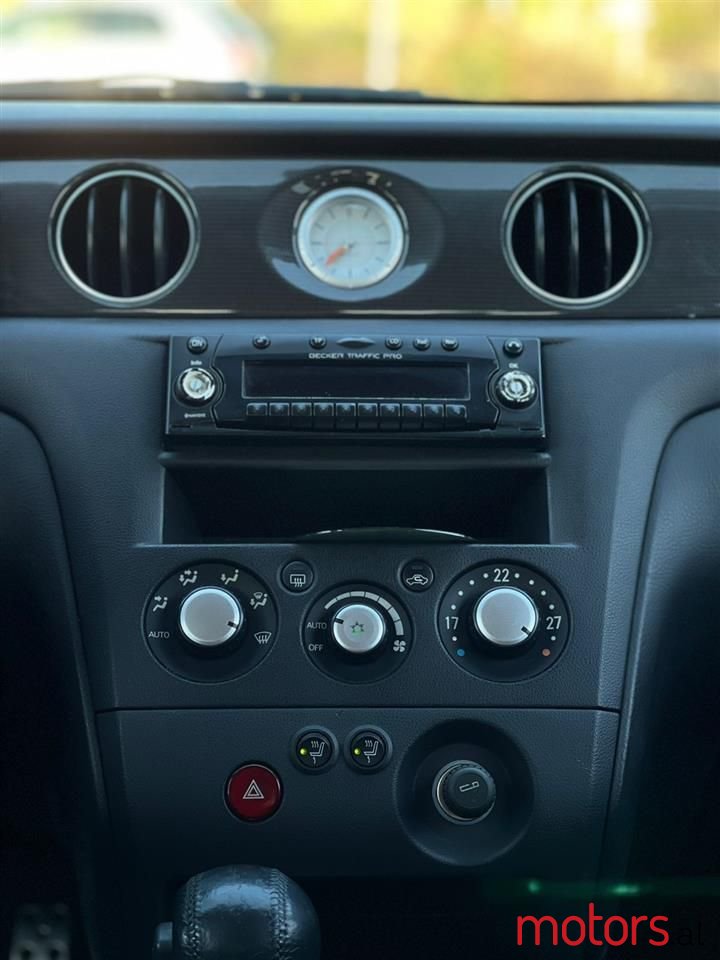 2005' Mitsubishi Outlander photo #5