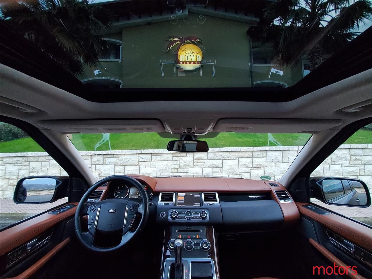 2011' Land Rover Range Rover Sport photo #3