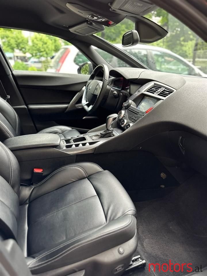 2014' Citroen DS5 photo #6