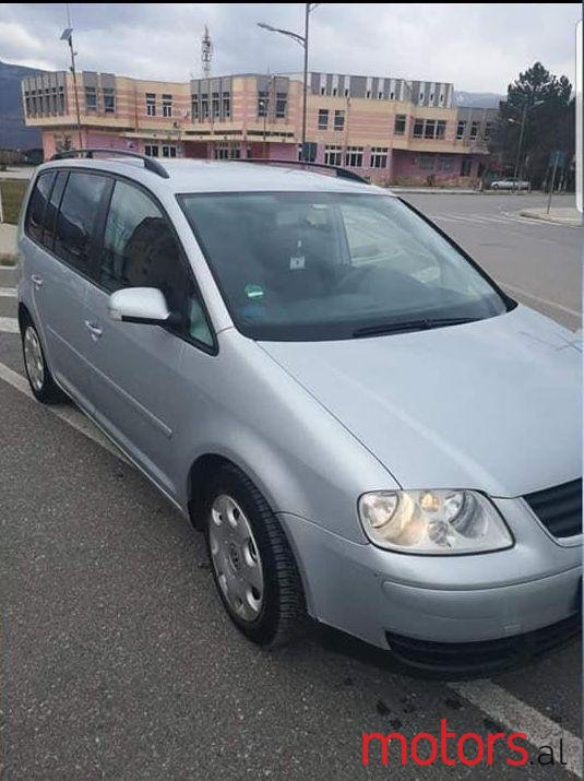 2005' Volkswagen Touran photo #1