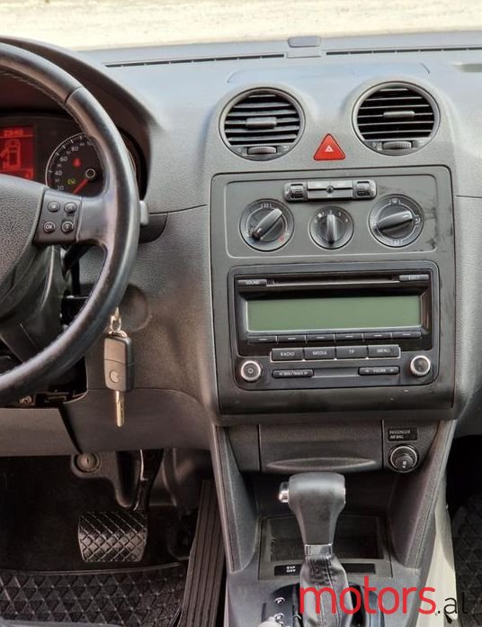 2010' Volkswagen Caddy photo #2