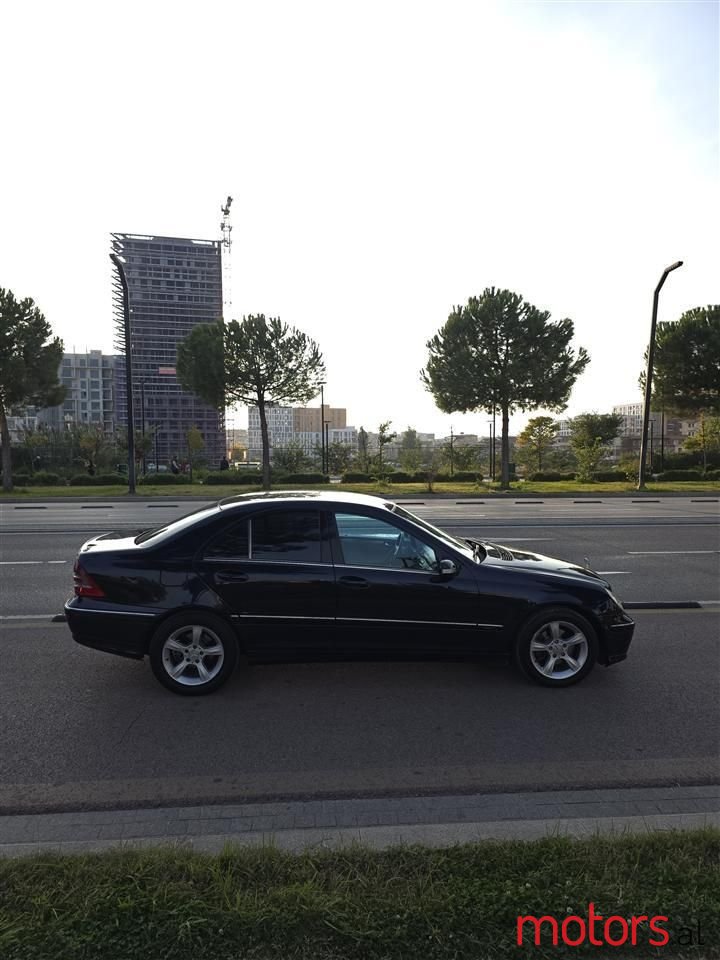 2005' Mercedes-Benz 220 photo #4