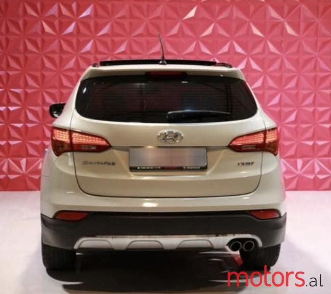 2013' Hyundai Santa Fe photo #3