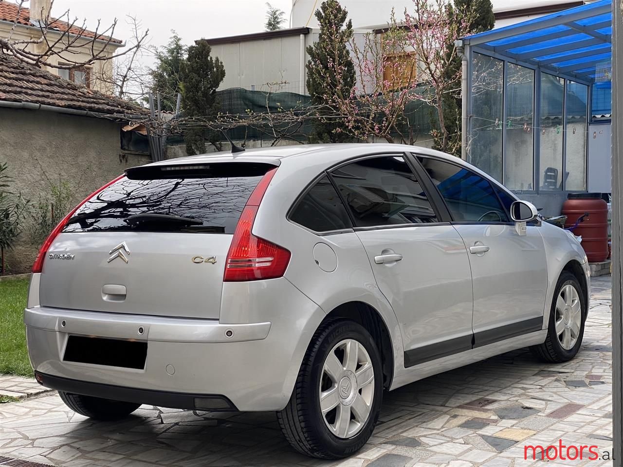 2008' Citroen C4 photo #5