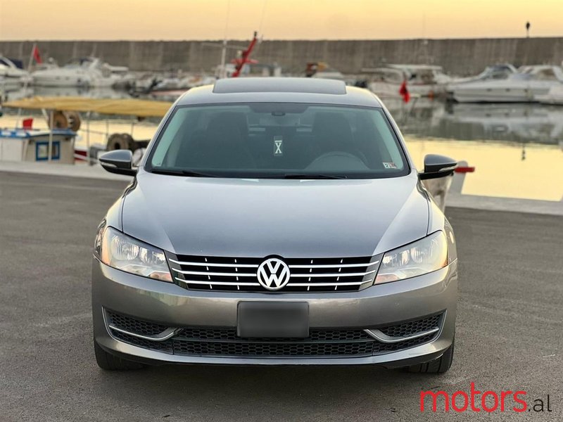 2012' Volkswagen Passat photo #1