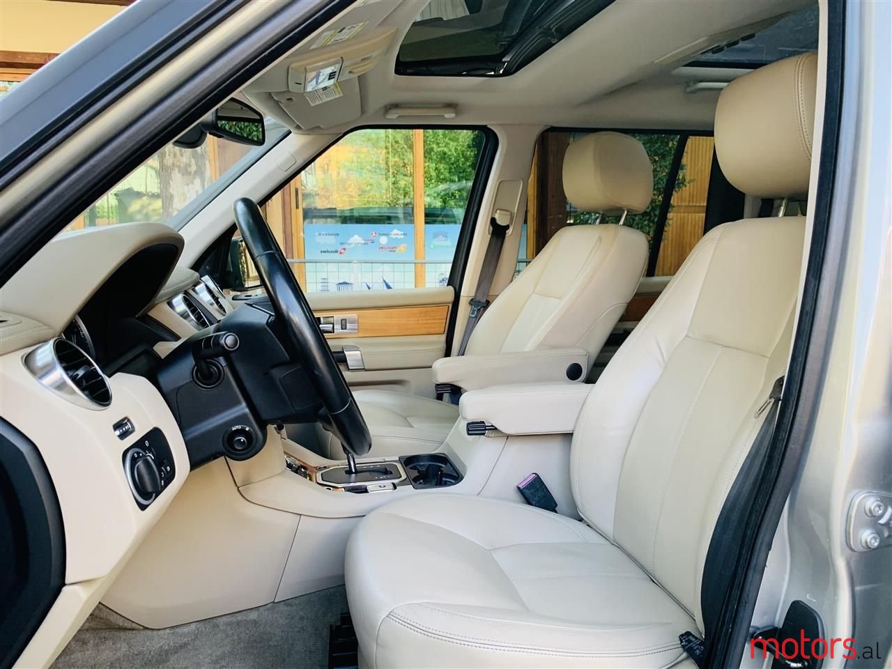 2011' Land Rover Discovery photo #4