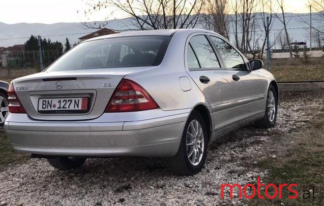 2004' Mercedes-Benz C 220 photo #3