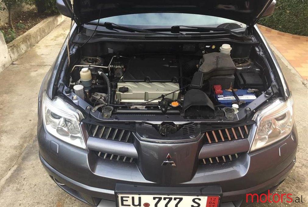 2006' Mitsubishi Outlander photo #4